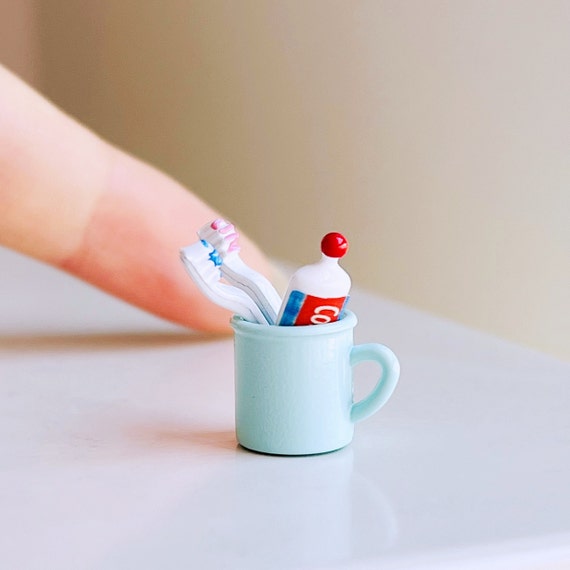 Set De 12 Accesorios Para Casa De Muñecas Navideños 1/12 – Maletín Abrible, Libros, Periódicos, Artículos De Aseo Y Lámpara Vintage, Ideal Para Decorar Y Jugar