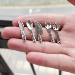 1/12 Dollhouse miniature iron knife mini kitchen utensils cooking set of 5 pieces for dollhouse accessories