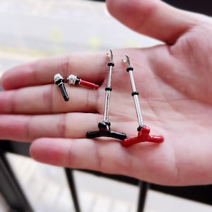 Dollhouse miniature microphone dollhouse music instrument dollhouse miniature microphone and stand