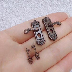 1/12 Dollhouse miniature brass gold door knob with keys nostalgic lock