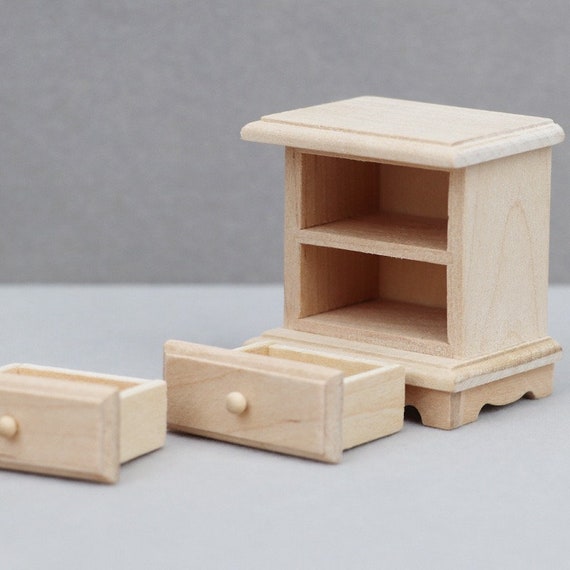 Abaodam Mini Comodino In Legno Per Casa Delle Bambole – Scala OB11, Con Cassetto Apribile, Colore Cachi, 6,3x4x4 Cm