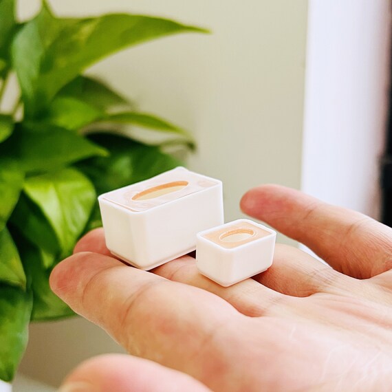 ミニチュア　ティッシュBOX  ハンドメイド　ドールハウス　ティッシュペーパー ミニチュアティッシュボックスドールハウスペーパーボックスドール