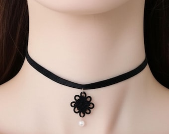 chocker necklace. Kpop Demon Hunter Korean knot bracelet. Rumi Jinu Bracelet, Kpop Jewelry, Kpop Demon Hunters necklace.