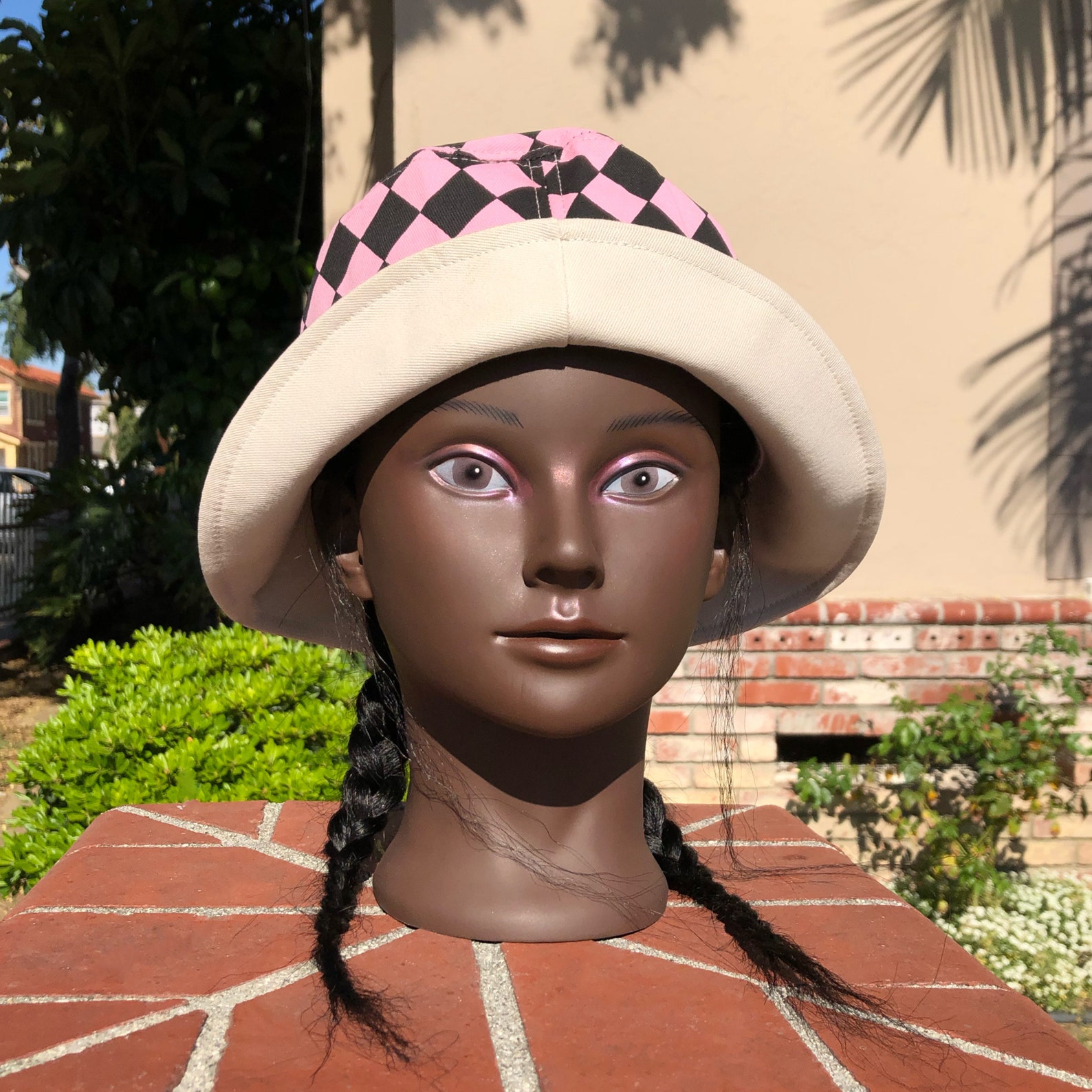 checkered bucket hat outfit
