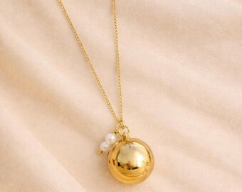 Gold-plated pregnancy bola - Cultured pearls