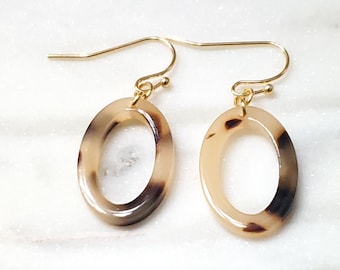 Tortoise shell earrings, lightweight dangle earrings, animal print earrings, resin drop earrings, acrylic earrings, light brown earrings