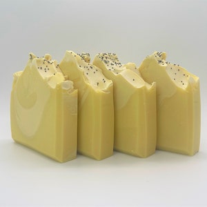 Lemon Poppy Seed Soap / Essential Oil Soap / Artisan Soap / Handmade Soap / Soap / Cold Process Soap