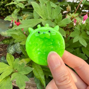 Cute Alien Green Cat Worry Stone: Polymer Clay art, Handmade worry stone for anxiety, relieve stress, anti stress