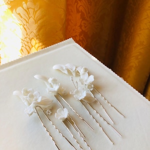 White Porcelain Flower Wedding Hair Pins set /Headpiece Bridal Flowers/Wedding hair pin set flowers/hair accessories clay flower