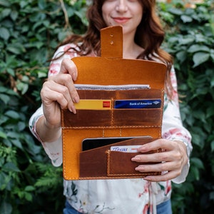 Personalized Handmade Women's Wallet - Genuine Leather Cinnamon Color Wallet for Mom - Mother's Day Gift - Zipper Clutch Wallet