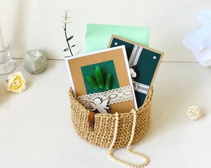 Handmade Jute Bread Basket with Wooden Base – Rustic Kitchen Storage & Home Decor