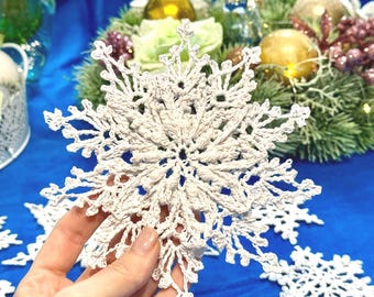 Snowflakes white Handmade: set of 7 snowflakes crocheted from high quality cotton yarn
