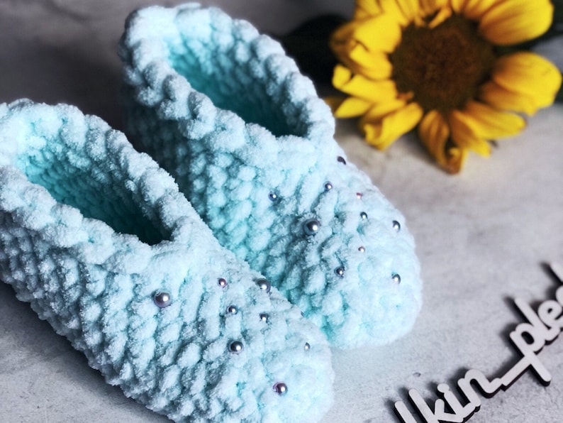 Тапочки-следки ализе паффи. Следки из ализе пуффи. Следки из ализе пуффи. Тапочки ализе пуффи файн. Тапочки ализе пуффи.