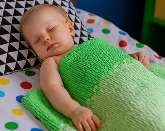 Hand Knit Chunky Green Baby Blanket: Soft Velvet Yarn