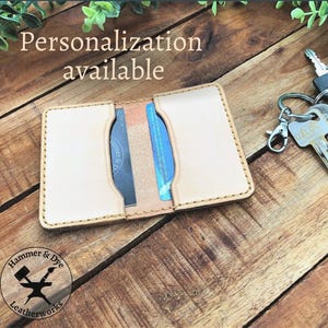 Cartera minimalista compacta con dos ranuras para tarjetas, cuero natural sin teñir, funda para tarjetas de crédito personalizable hecha a mano, tarjetero plegable.