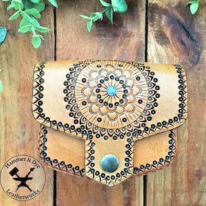Mini bolso de cuero estilo bohemio hecho a mano con cinturón, riñonera compacta para ella, pequeña y bonita cartera con tarjetero, regalo para hermana o novia