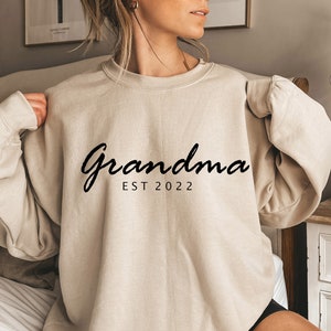 Custom Grandma Sweatshirt, Nana Sweater, Gift for Grandmother, Mothers Day Gift, Cute Mom Shirt, Mom Life Shirt, Mom Hoodie, Christmas Shirt