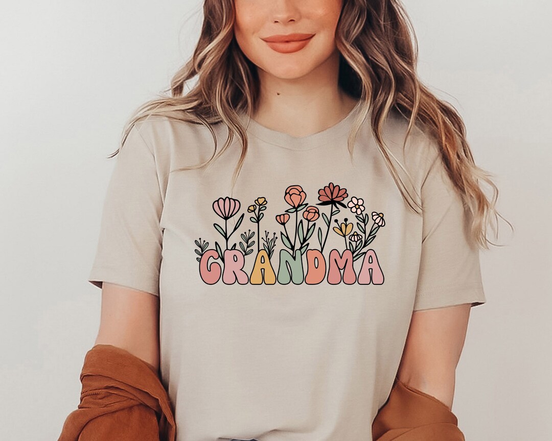 Proud New Grandma Since 2017 - Cute Mother's Day T-Shirt Mom main image 0