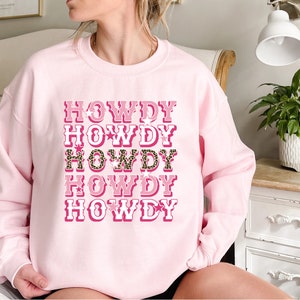 Leopard Howdy Sweatshirt, Yeehaw Sweatshirt, Rodeo Sweatshirt, Cowgirl Sweat, Graphic Tee, Nashville Hoodie, Bridesmaid Gift tee