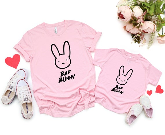 [ADLV] BAD BUNNY LOGO SHORT SLEEVE T-SHIRT /追跡付 Bad Bunny Short Sleeve New Print Shirt - Bad Bunny Merch