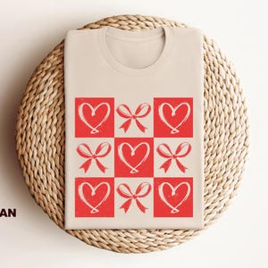 Womens Valentines Shirt, Cute Valentine Gift, Teacher Valentine Gift, Love Shirt, Valentines Day Tee, XOXO Shirt, Mom Gift for Valentines