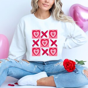 Funny Valentine Sweatshirt, XOXO Tic Tac Toe Valentines Shirts for Girls, Love Heart Crewneck, Cute Valentine Shirts, Women Valentine Shirt