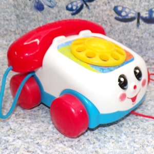 2211 Fisher Price Chatter Phone Telephone Pull String Toy 2000 Mattel Classic #77816/M2118 - Good Condition