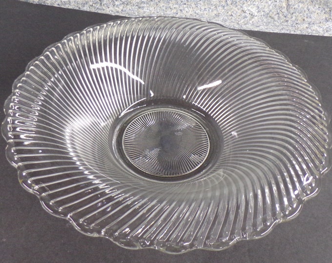2211 Ribbed Swirl Twist Pattern Vintage 12" Glass Serving Bowl - No Chips or Cracks