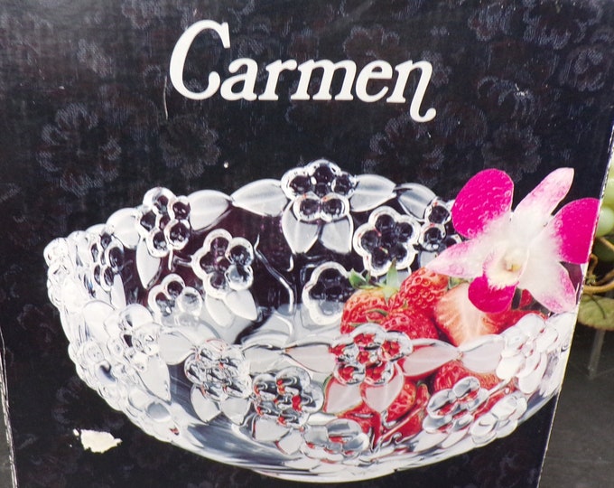 2310 Mikasa Carmen WaltherGlas 9" Holly and Berry Vintage Serving Bowl Raised Flowers & Frosted Leaves- Germany- Excellent w/ Orig. Box