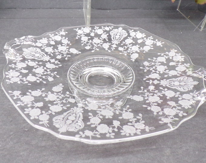 2305 Etched Floral Pattern Double handle Bon-Bon Dish Beautiful Vintage 9" x 8" Clear Glass - Good Condition No Chips or Cracks