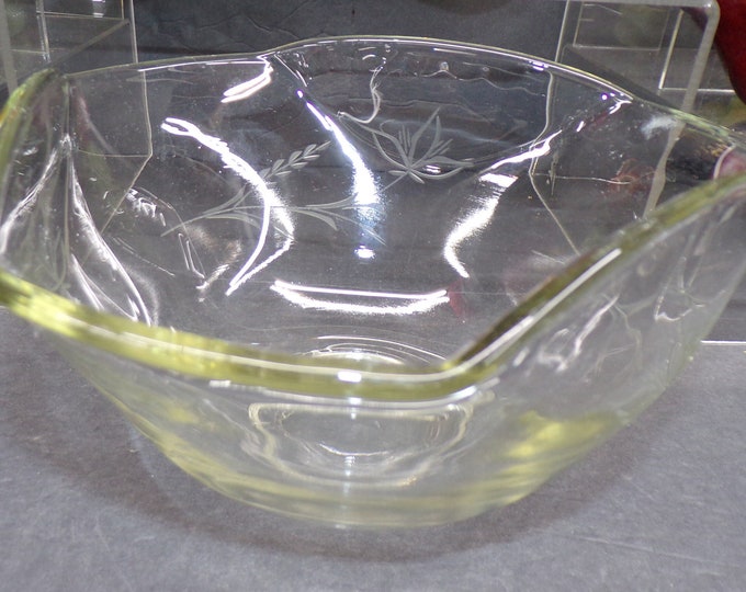 2304 Etched Floral Pattern Serving Bowl Vintage 10" x 9" x 5" Tall - Good Condition Light Scratches No Chips or Cracks