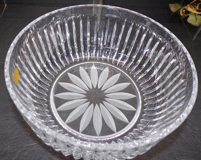2306 Lead Crystal Centerpiece Serving Bowl - Beautiful Vintage Hand-Cut Pattern Made in Germany - Good Condition No Defects