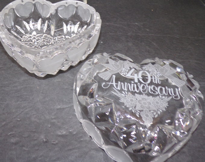 2308 Beautiful Vintage Heavy Made " 40th Anniversary " Glass Heart Shaped Trinket Box - Great Condition Like New