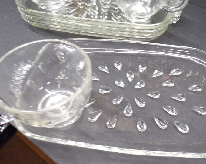2302 Hazel Atlas Glass Tear Drop Snack Sets Vintage Set of 8 - (4) 11" x 6" Plates with (4) Matching Cups - Good Vintage Condition