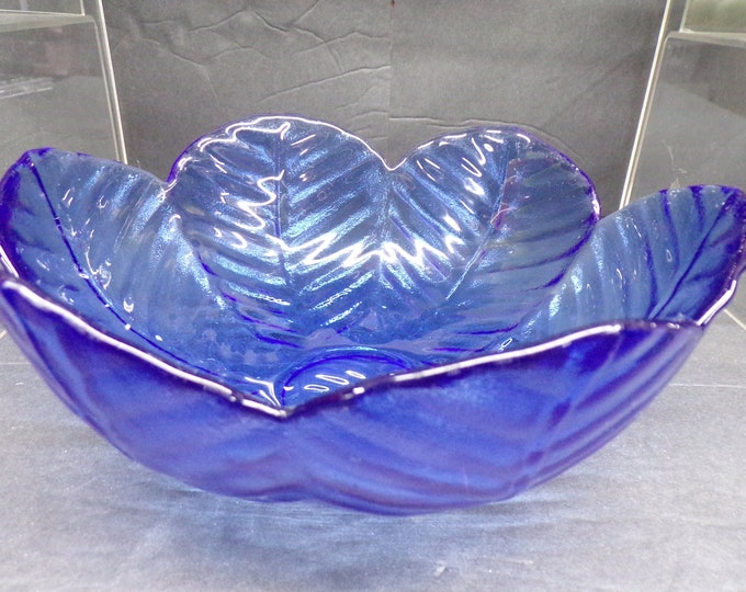 2304 Cobalt Blue Petal Leaf Shape 7.75" Vintage Bowl Collectable Glass - Great Condition