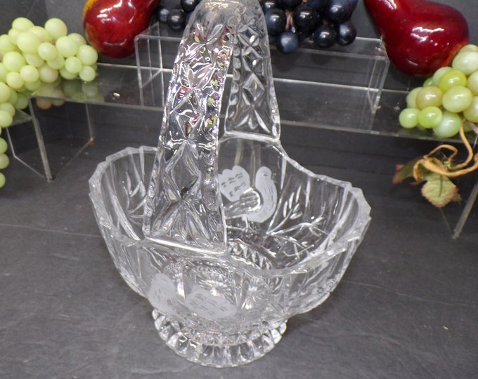 2307 Hofbauer Byrdes Beautiful Vintage 9" Tall 24% Lead Crystal Bird Basket with Handle - Good Condition No Chips or Cracks