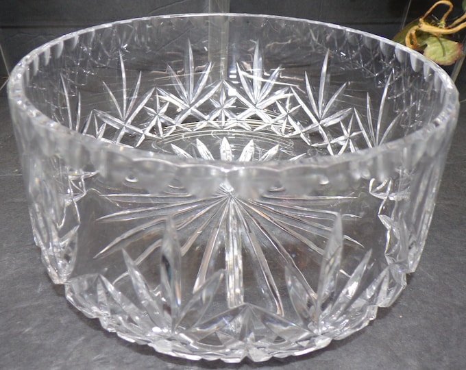2307 Thomas Webb England Pineapple Cut Bowl Beautiful 8" Heavy Lead Crystal - Good Condition No Chips No Cracks