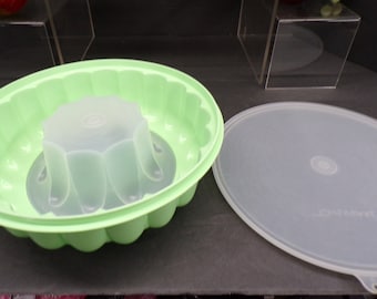 2408 Tupperware Jello Mold Ice Ring Mint Green 3 pc Vintage 1202 1201 1203 Holiday- Great Condition
