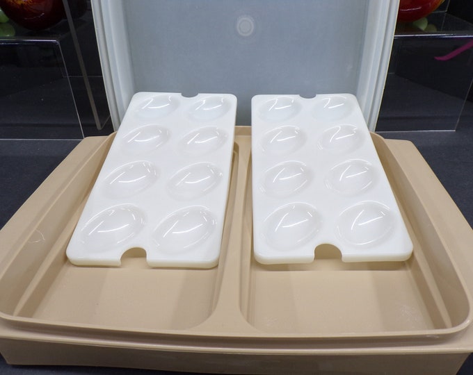 2604 Vintage Tupperware 12" x 9" Deviled Egg Keeper Container with Lid