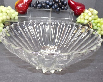 2308 Footed 11" Sunflower Salad / Serving Bowl Beautiful Vintage Petal Pattern