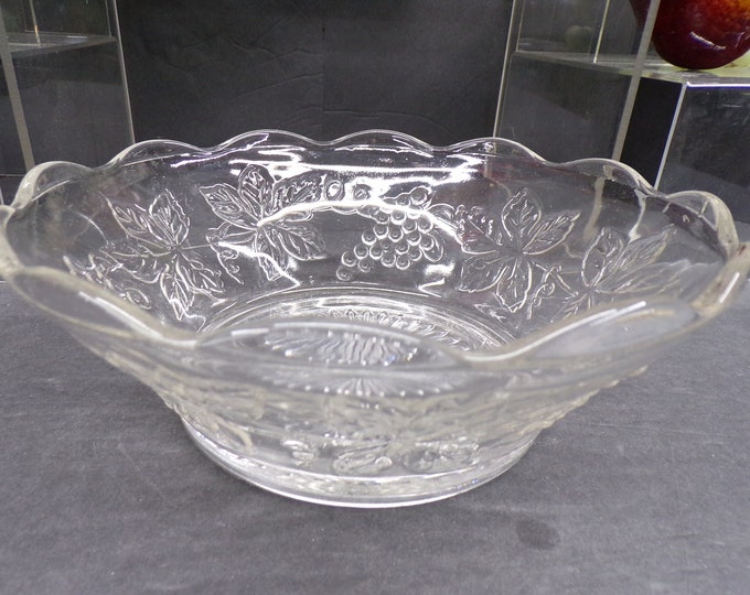 2304 Anchor Hocking 8.75" Bowl Raised Grape and Vine Design Scalloped Edge Starburst Bottom - Good Condition No Chips or Cracks