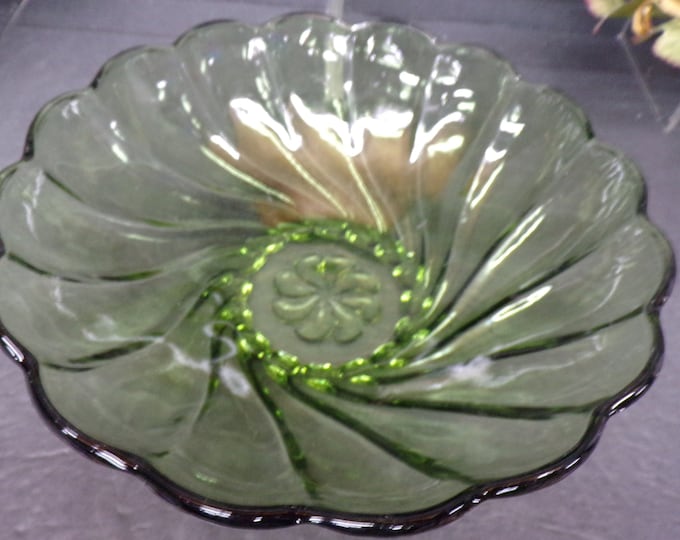 2305 Hazel Atlas Capri Swirl Twist Pattern Green 9" Beautiful Vintage Bowl - Good Condition No Chips or Cracks