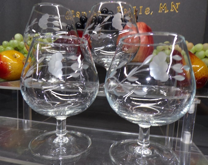 2302 Etched Frosted Floral Pattern Footed 4.75" Tall Stemmed Water, Whiskey, Wine Glasses Vintage Set of 4 - Good Condition