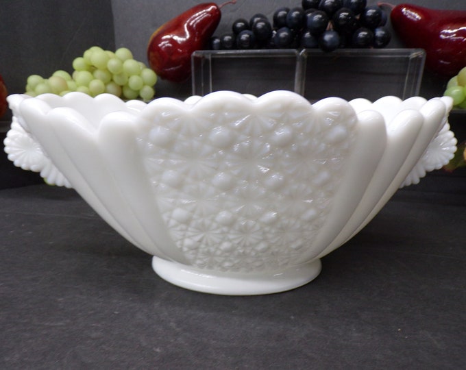 2307 Fenton Milk Glass Daisy & Button Oval Bowl with Handles Beautiful Vintage 9" - Very Good Condition No Chips or Cracks