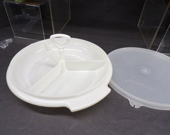 2302 Tupperware 8.5" Divided Dish with Center Handle Container with Lid #608-18 - Good Vintage Condition- Some Scratches