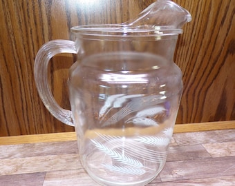 2511 Federal Glass Wheat 9.5" Vintage 1960's Glass Pitcher w/ Ice Catcher White w/ Gold Accents - Good Condition No Chips