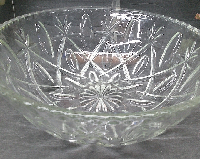 2403 Clear Pressed Glass Vintage 11" Serving Bowl / Mixing Bowl - Great Condition No Chips or Cracks
