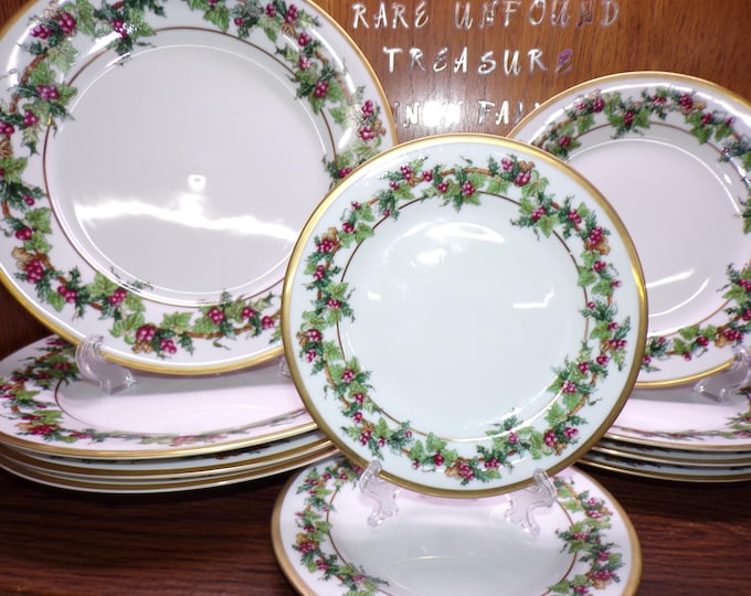2503 Royal Gallery The Holly and the Ivy 10 pc Set FPD 1993 Gold Rim (4) 10.75", (4) 8.5" & (2) 6.5" - Made in Sri Lanka - Great Condition