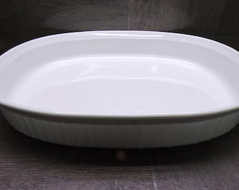 2608 Corning Ware 2.5 Liter F-4-B French White Ribbed Oval Casserole Baking Dish