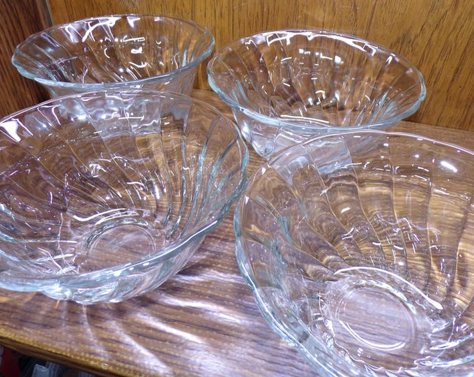 2507 Anchor Hocking Glass Victoria Optic Swirl 6.5" Bowls Set of 4 - Great Condition